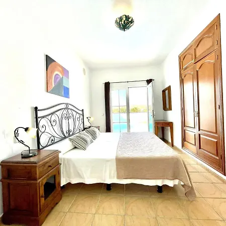 Villa Con Piscina Privada Y Estupenda Vista * Puerto Calero