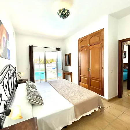 Villa Con Piscina Privada Y Estupenda Vista * Puerto Calero