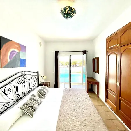 Villa Con Piscina Privada Y Estupenda Vista